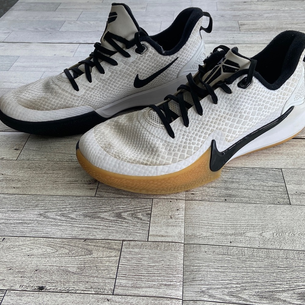 Nike Mamba Focus Kobe Bryant Zoom Basketball Sneakers White/Black Size 9 Men’s